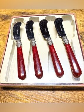Napoleon 4pc Italian Spreader Knife Set Red Silver Acrylic Charcuterie